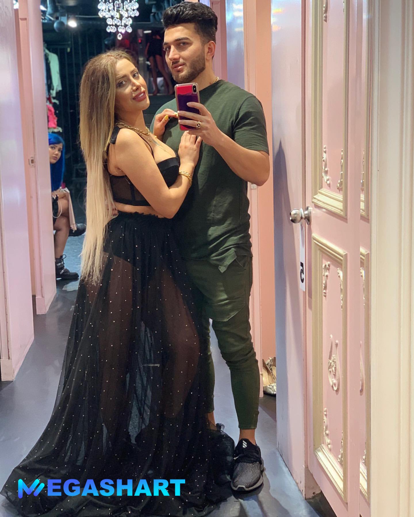 نازنین همدانی پور نازنین همدانی پور