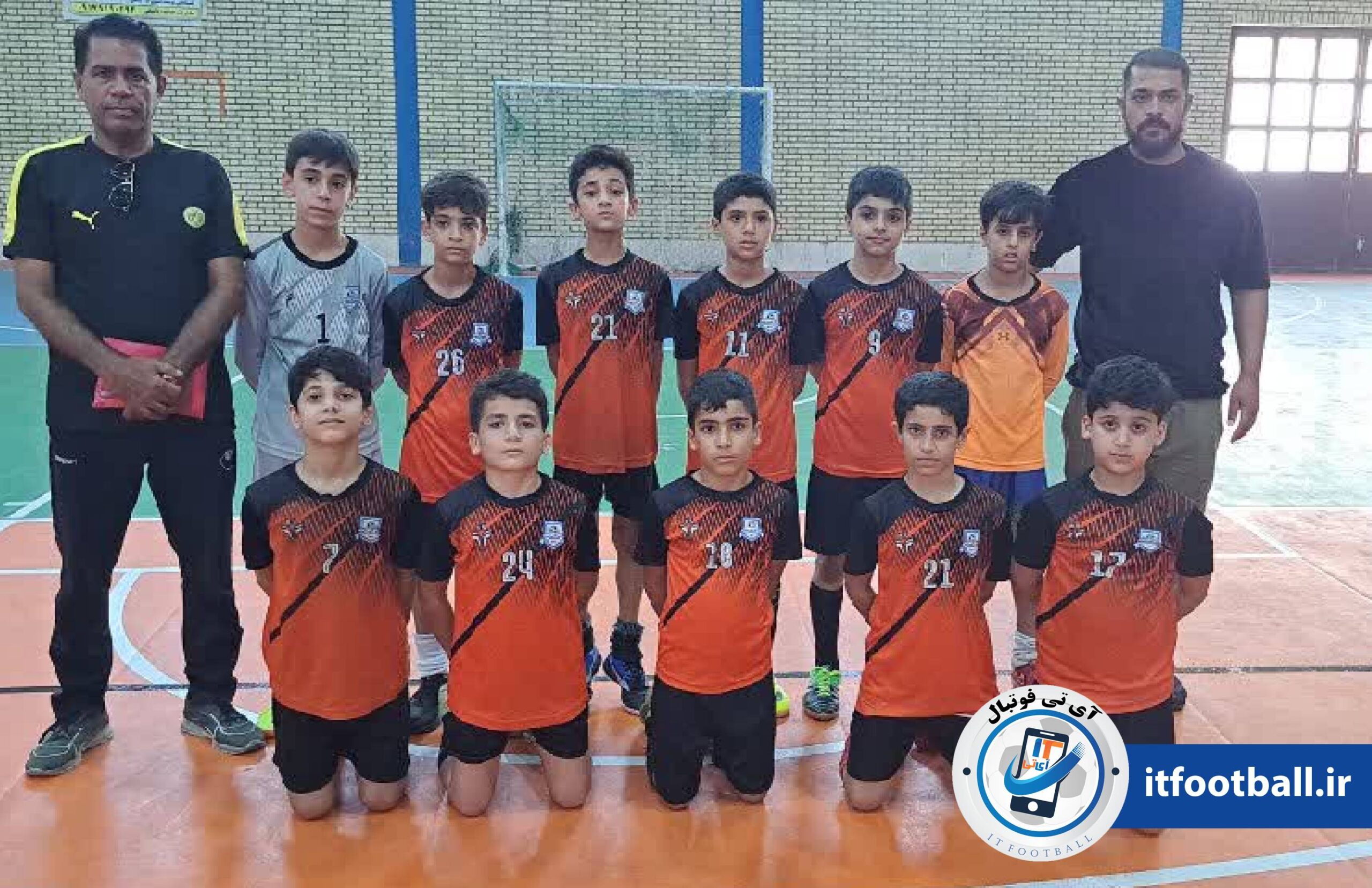 پارسیا بوشهر آی تی فوتبال